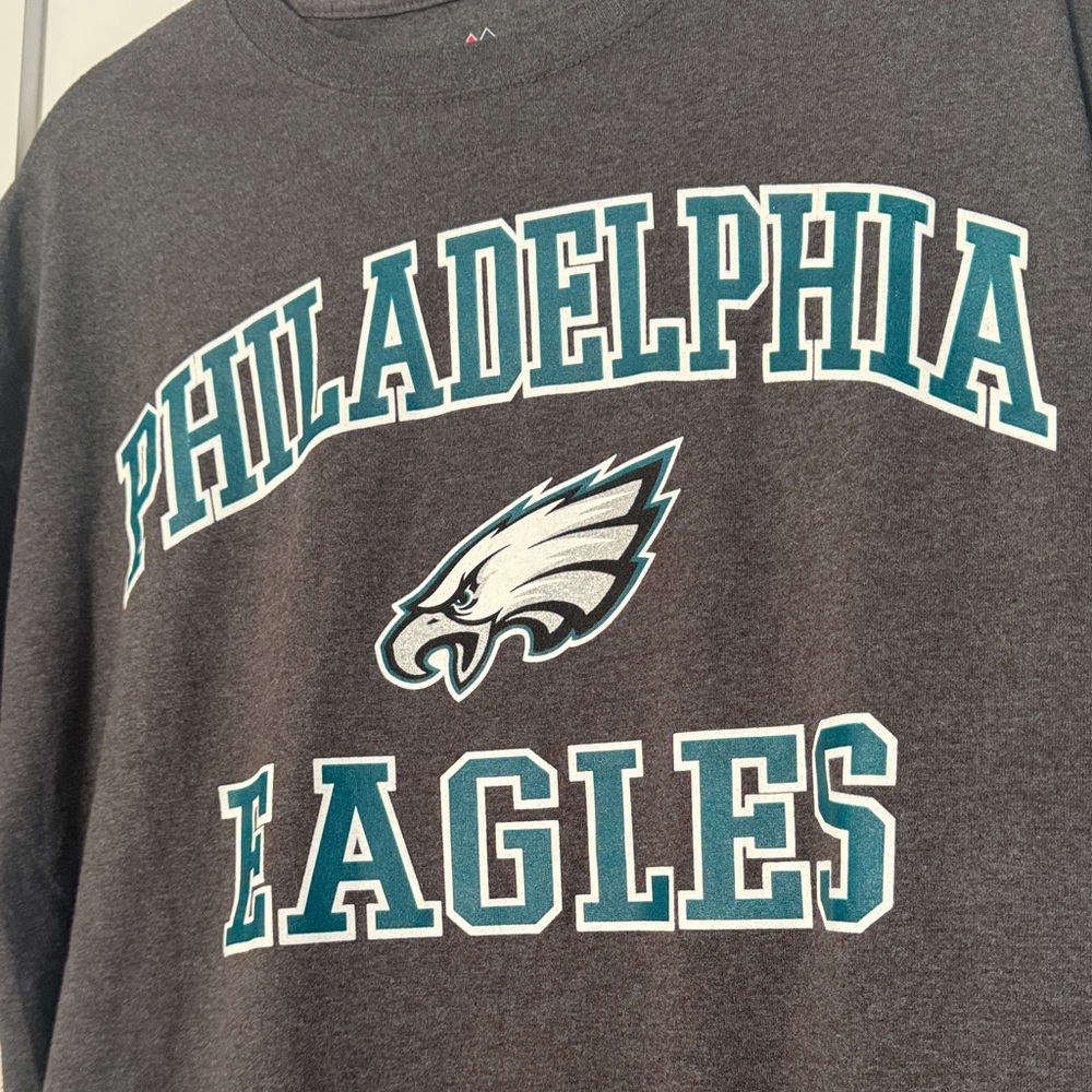 Philadelphia Eagles Charcoal Gray Tshirt - Picture 4 of 4